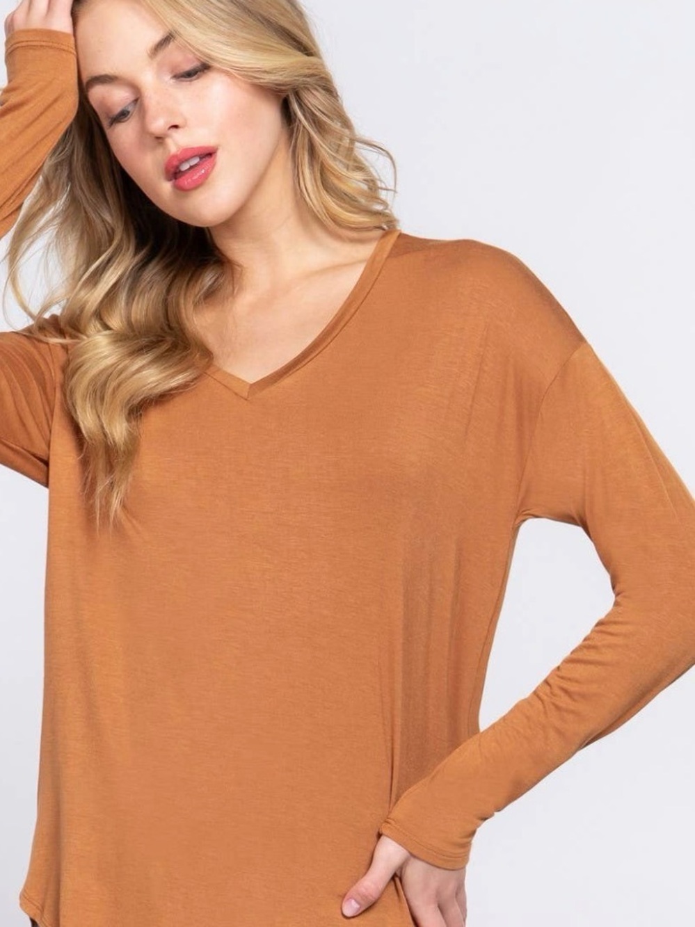 Long Sleeve Dollman V-Neck Top in Rust (Hunt & Orchard) Piko 1988